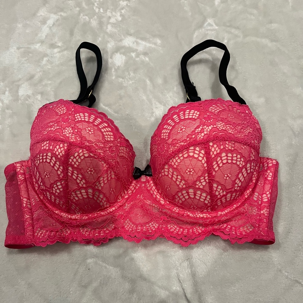 Blush Lace Underwire Bra in Vibrant Pink